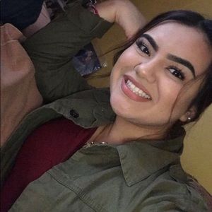 Meet your Posher, Gabriela